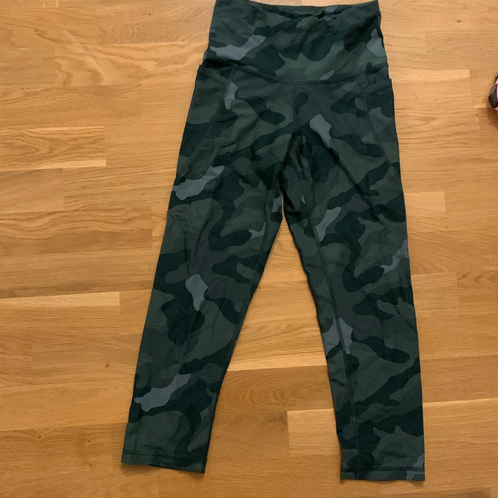 Old Navy Active Elevate Legging Green Camo